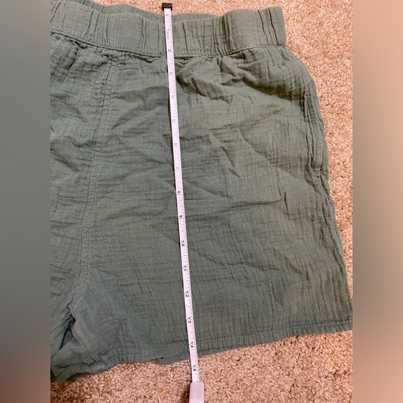 Universal Thread Shorts size medium - Picture 3 of 6